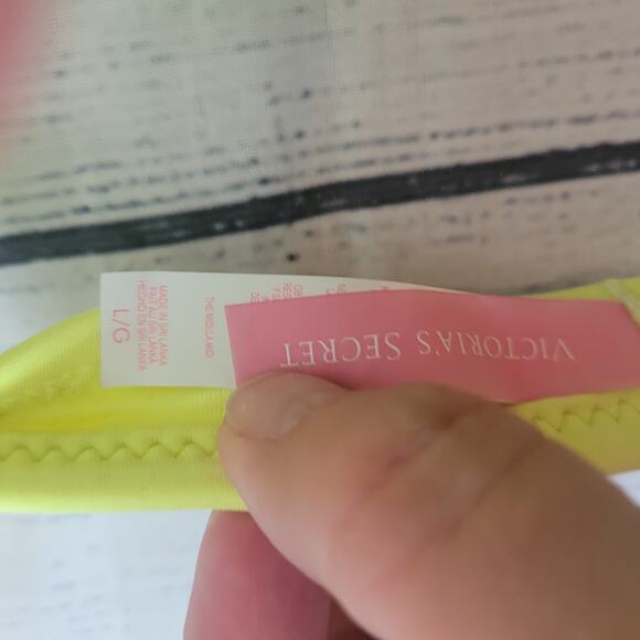 Victoria's Secret Size L Fringe Neon Yellow Bandeau Swim Top Beachwear Summer - Picture 8 of 9